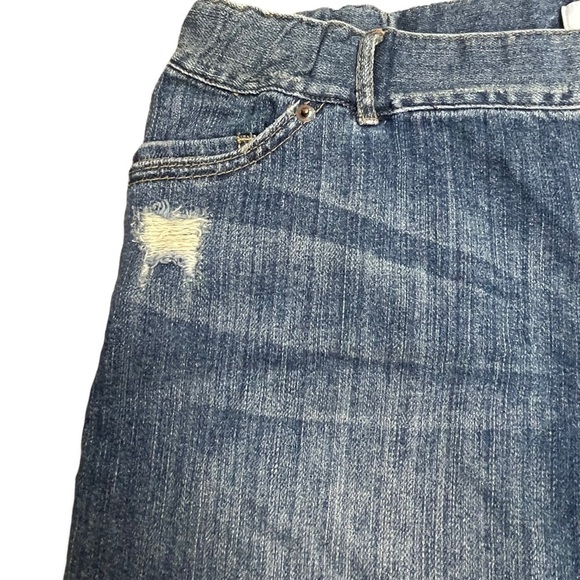 liz Lange Denim Maternity Shorts, Distressed, Medium - Picture 4 of 6